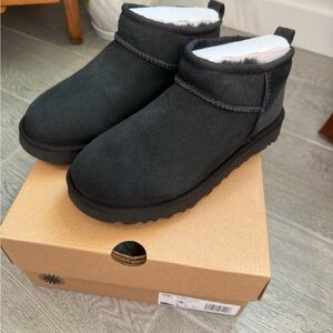 UGG ULTRA MINI